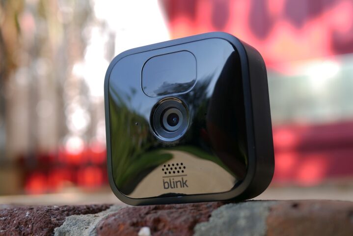 How does Blink camera work without subscription?